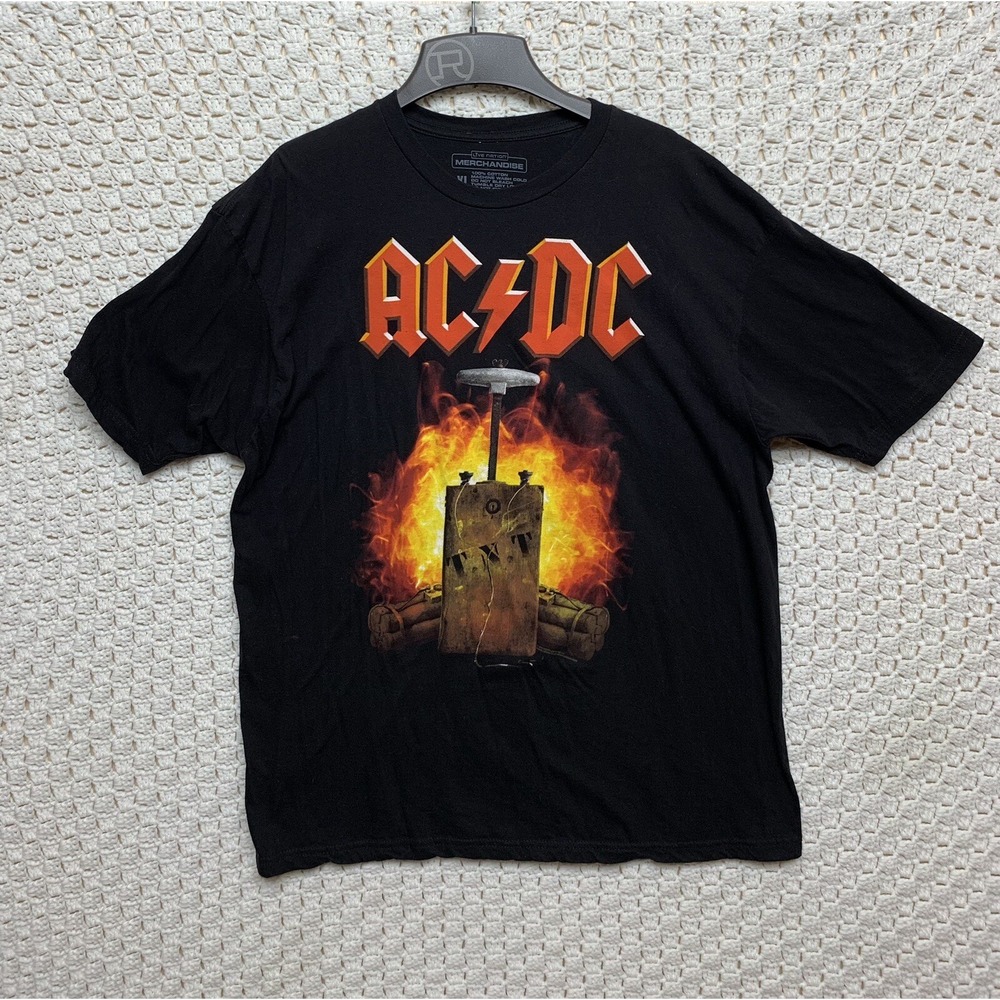 ACDC Shirt Mens XL  Black Short Sleeve Crew Neck TNT Band Music Live Nation Merc